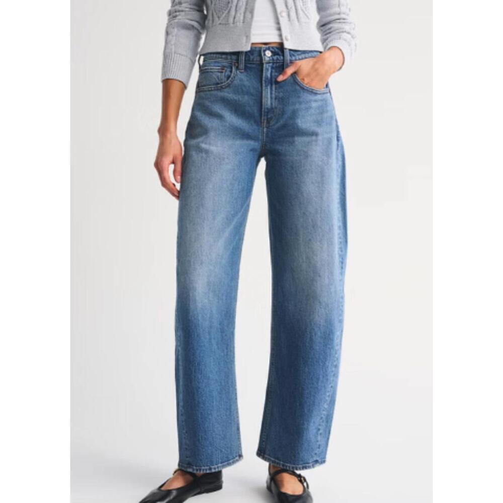 Abercrombie & Fitch Baggy Barrel Medium Wash Jeans, Women's size 36
